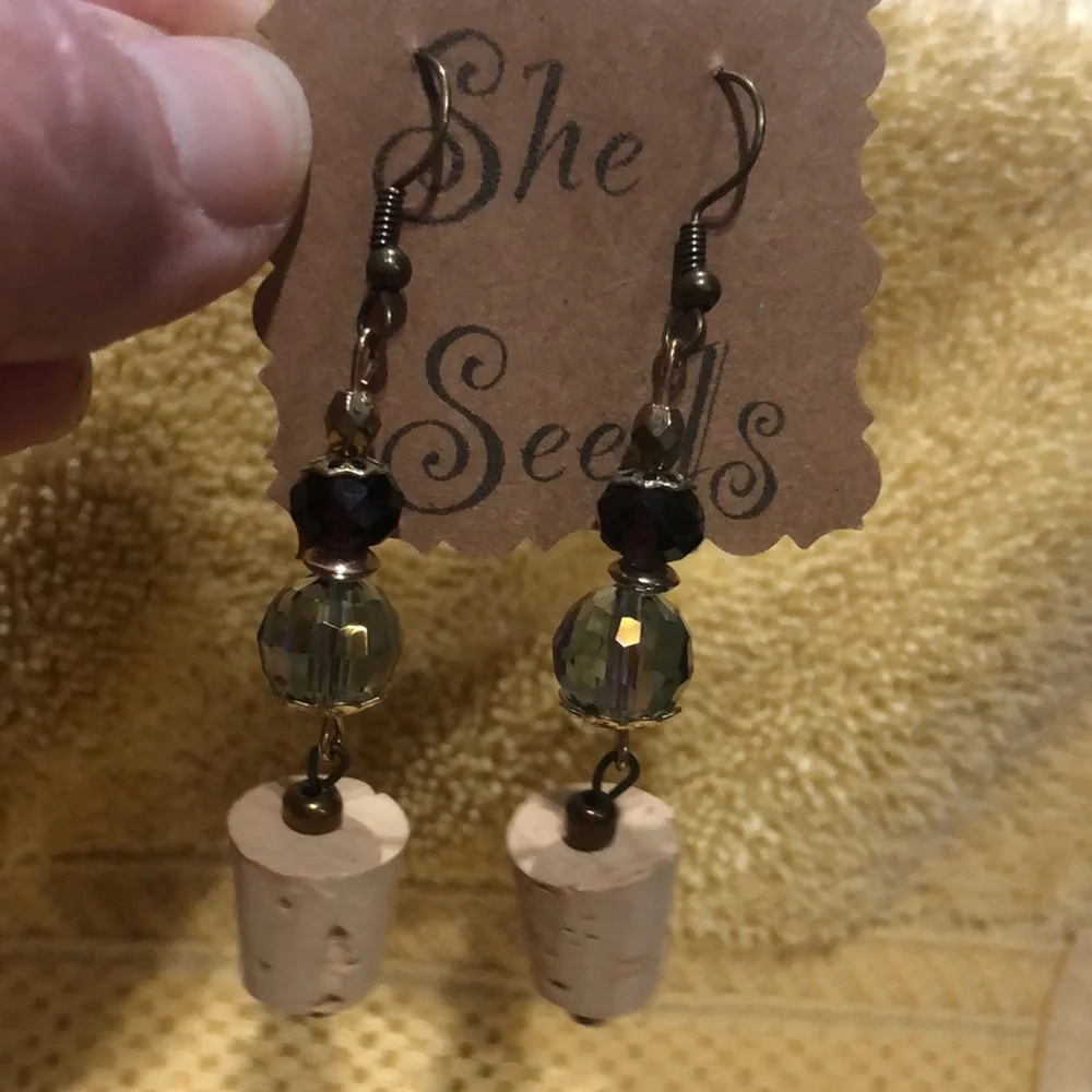🛍Handcrafted New Wine earrings‎